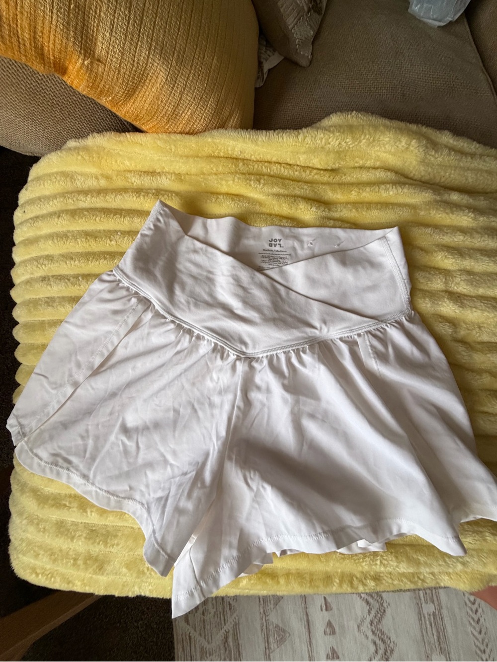 White V‑Waist Active Skort for Women - Picture 3 of 5